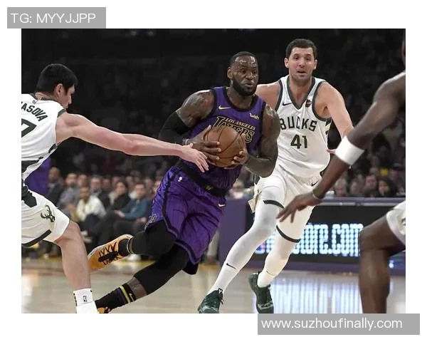 湖人队与猛龙队激战成名战81分的传奇对决再度引发热议 湖人队与猛龙队激战成名战81分的传奇对决再度引发热议