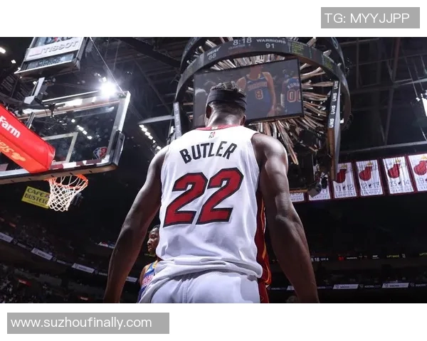 吉米巴特勒带领热火重返巅峰展现领袖风范与不屈精神