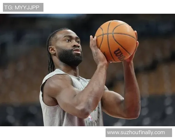 杰伦布朗的崛起之路：从新秀到NBA明星的奋斗历程与成就分析