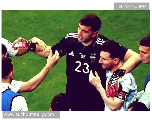 马丁内斯的传奇旅程与足球生涯的辉煌成就探索 马丁内斯的传奇旅程与足球生涯的辉煌成就探索