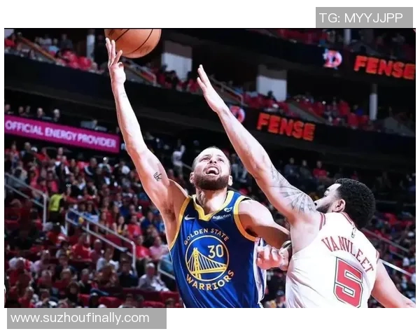 16-17赛季勇士与火箭激战回顾:巅峰对决与战术博弈的精彩瞬间 16-17赛季勇士与火箭激战回顾:巅峰对决与战术博弈的精彩瞬间