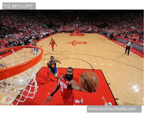 麦国民与瓜亚基尔的激烈对决引发球迷热议与期待